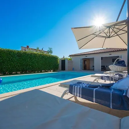 빌라 Lana By Istrialux *